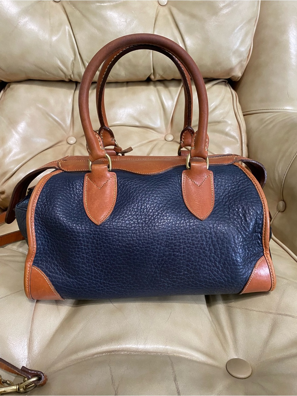 Vintage Navy Dooney & Bourke Gladstone Satchel w/Lock AWL Leather Doctor - Picture 3 of 16
